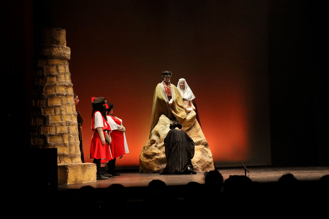 La obra ‘Luz, Puerto, Mediterráneo’ cautiva el Teatro Cervantes